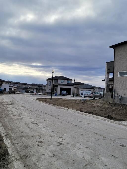 Luxury One Bedroom Winnipeg Exterior photo